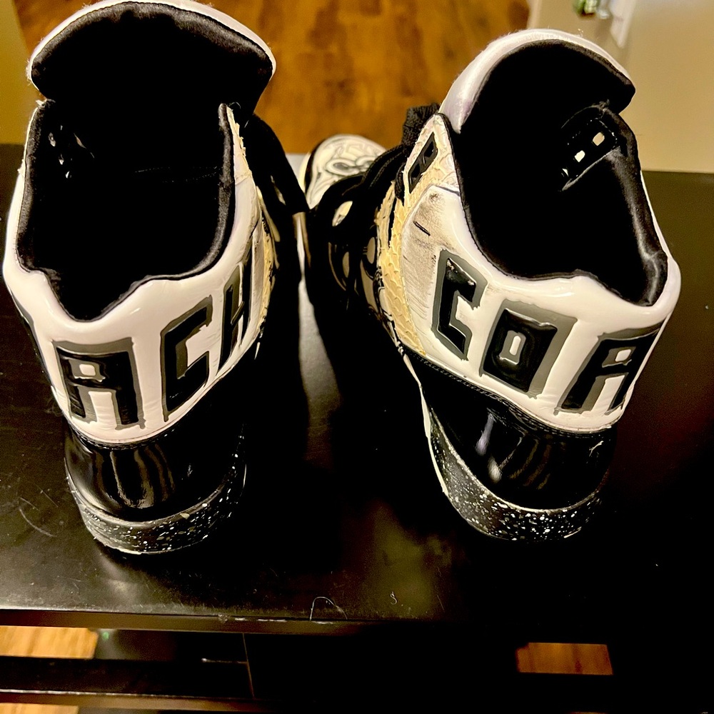 Coach graffiti print sneakers. Size 8. Some scuffs - Picture 3 of 7